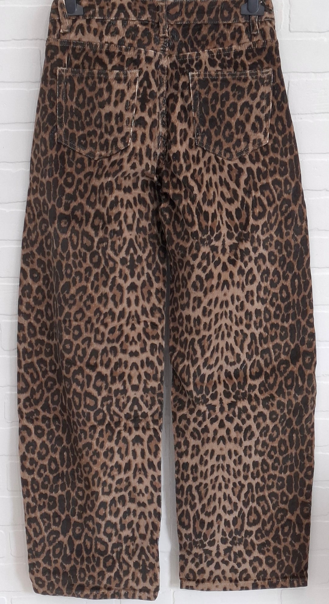 Ormi Corduroy Relaxed Barrel Pants