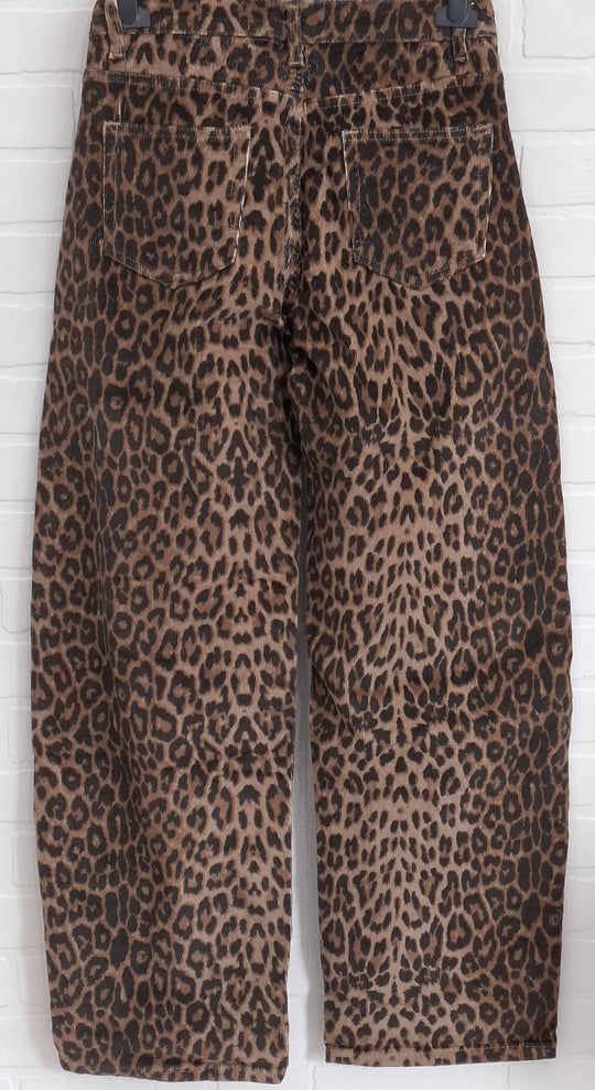 Ormi Corduroy Relaxed Barrel Pants