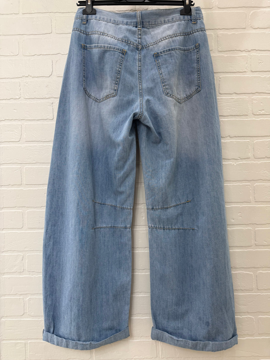 3D Barrel Light Denim Jeans