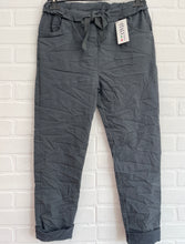 Load image into Gallery viewer, Classic Jogger Pants
