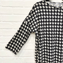 Load image into Gallery viewer, Houndstooth dress
