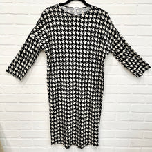 Load image into Gallery viewer, Houndstooth dress
