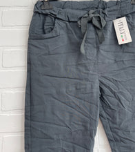 Load image into Gallery viewer, Classic Jogger Pants
