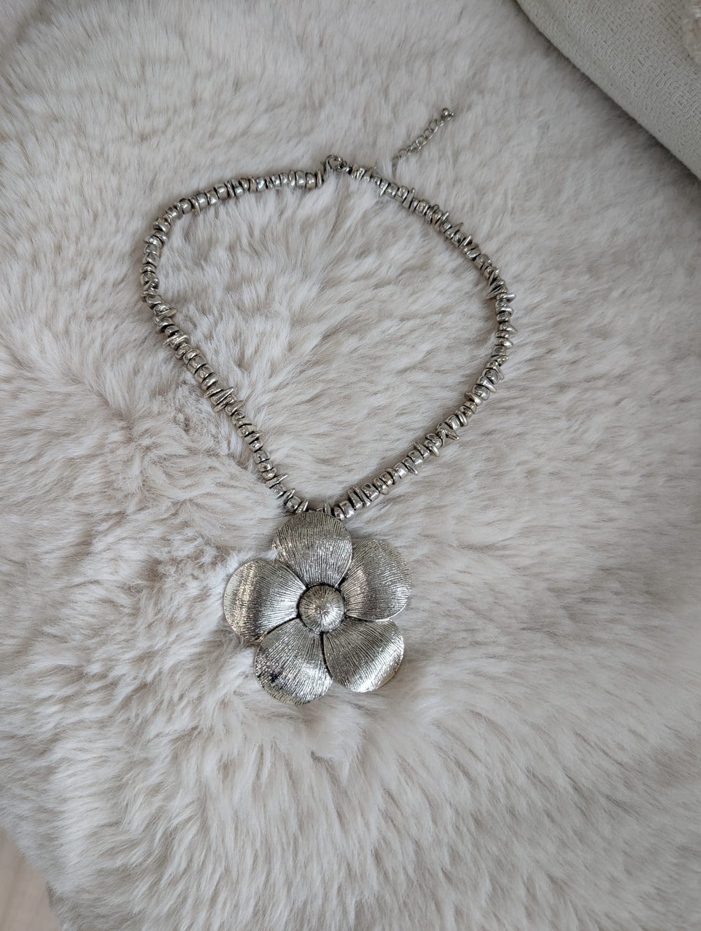 Flower necklace