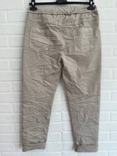 Load image into Gallery viewer, Classic Jogger Pants
