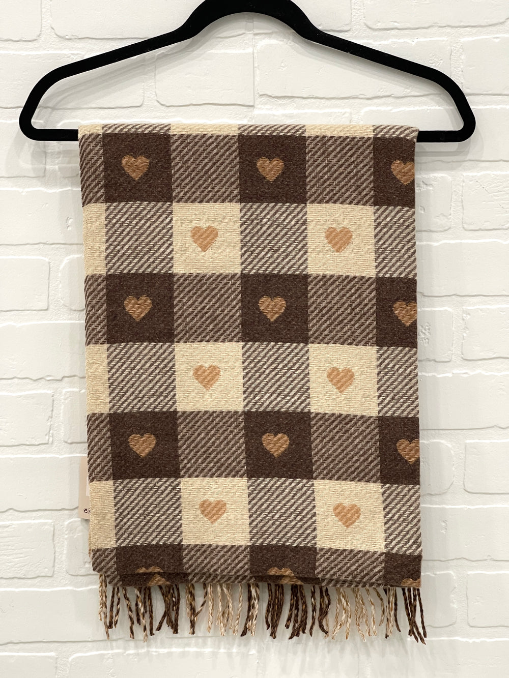 Checkered scarf with hearts