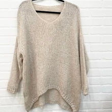 Load image into Gallery viewer, High low Sweater
