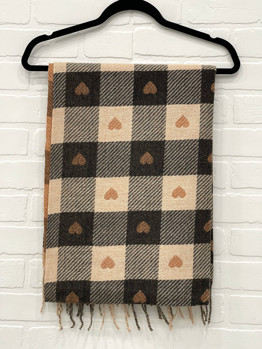 Checkered scarf with hearts