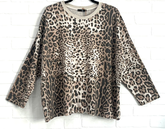 Animal print sweatshirt by Mùjea