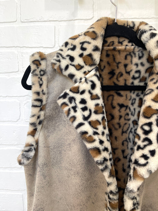 Leopard print reversible Vest