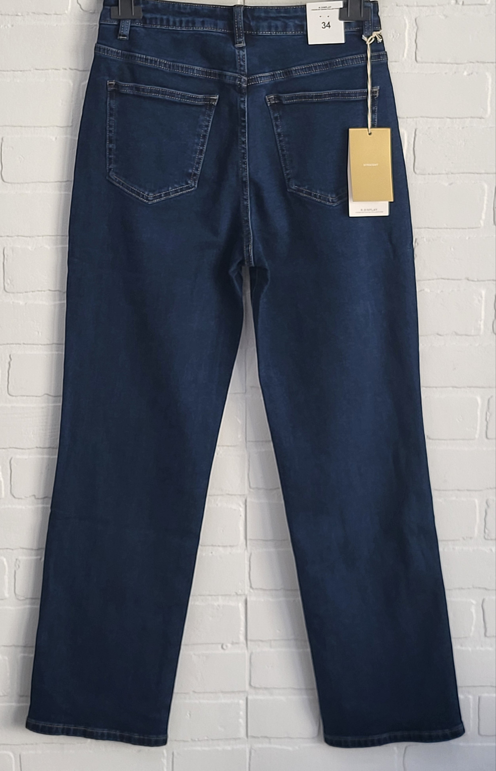 R.Display straight leg jeans