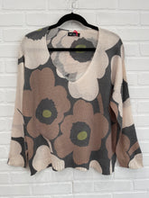 Load image into Gallery viewer, Cecelia Sweater
