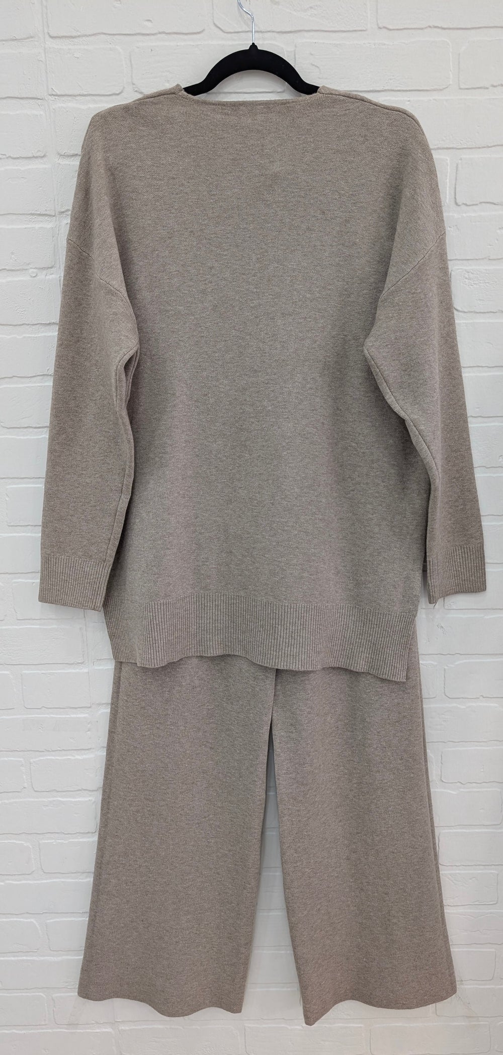 Lara V-Neck 2-Piece Knit Set