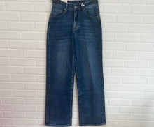 Load image into Gallery viewer, Itamaska Mini Wide Leg Dark Jeans
