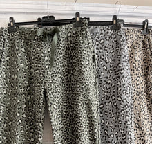 Charger l&#39;image dans la galerie, Cheetah joggers
