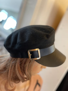 Hat with buckle