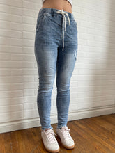 Load image into Gallery viewer, Raw Ripple jeans
