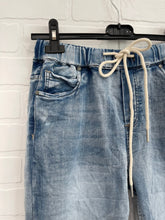 Load image into Gallery viewer, Itamaska Med Wash Jean Joggers
