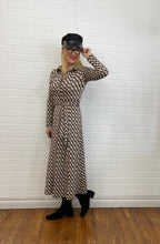 Load image into Gallery viewer, Swan Dress
