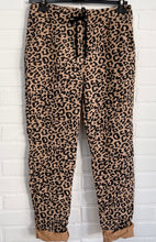Load image into Gallery viewer, Cheetah jogger pants
