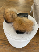 Load image into Gallery viewer, Fur slippers
