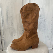 Load image into Gallery viewer, Cowboy boots
