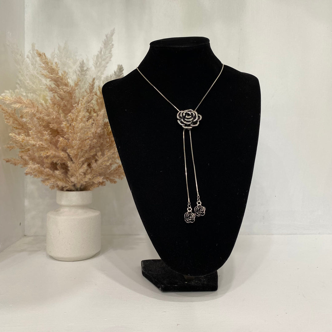 Silver And Black Flower Necklace With Two Little Flowers
