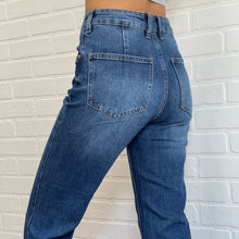 Load image into Gallery viewer, Queen Mini flare Jeans
