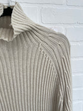 Load image into Gallery viewer, Annabelle sweater
