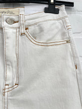 Load image into Gallery viewer, EV Crème Jeans
