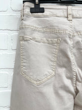 Load image into Gallery viewer, Sandy Mom Jeans
