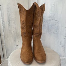 Load image into Gallery viewer, Cowboy boots
