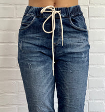 Load image into Gallery viewer, Itaimaska Jeans (Dark)
