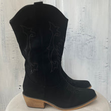 Load image into Gallery viewer, Classic Suede Boots
